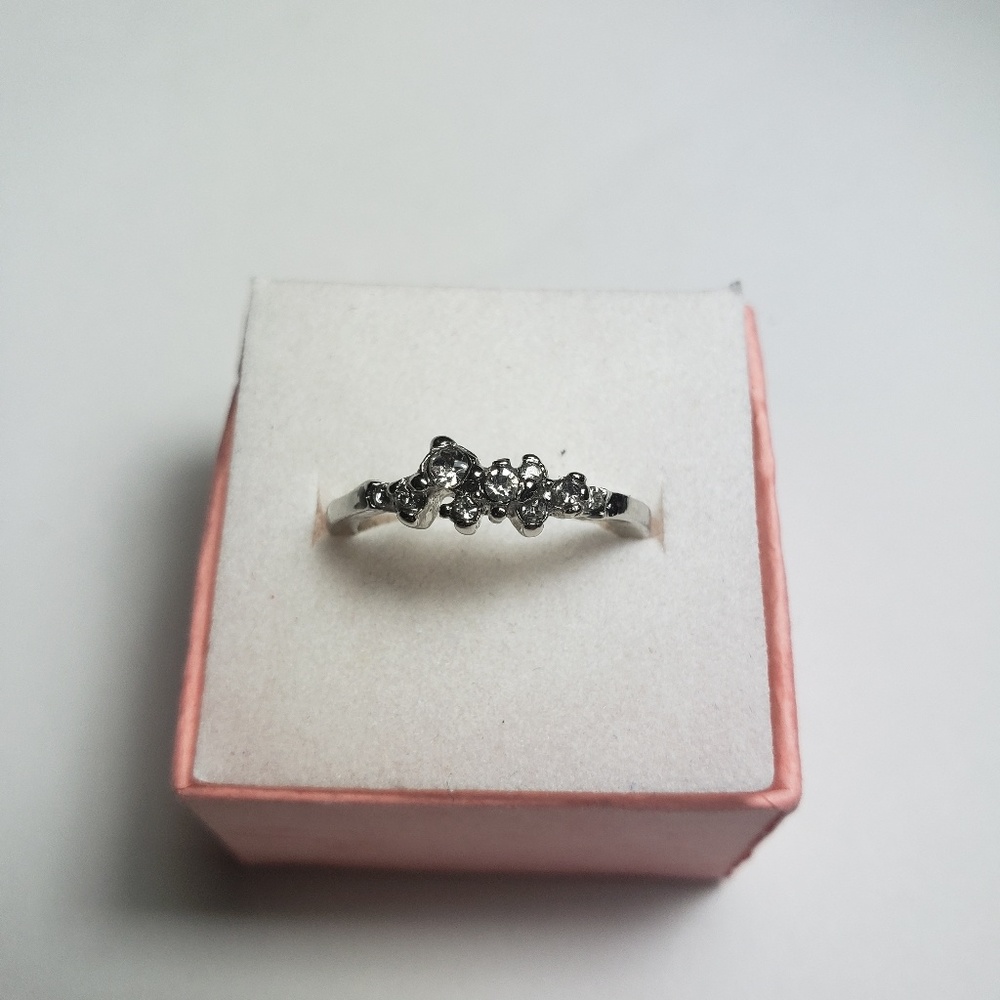 Dainty CZ crystal right hand ring - Picture 6 of 7